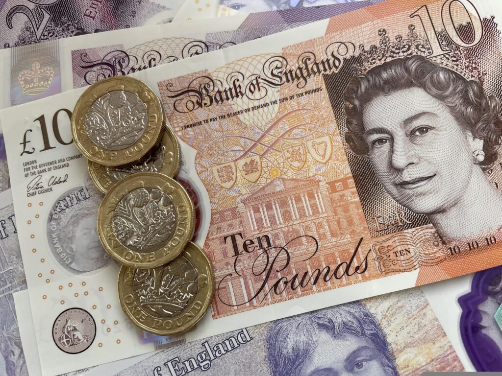 Do Cash Buyers Offer Less? 2025 Update